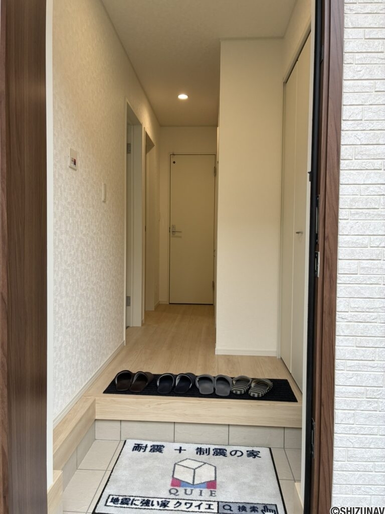 【２号棟】玄関