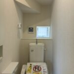 １階のトイレです。左手前に、