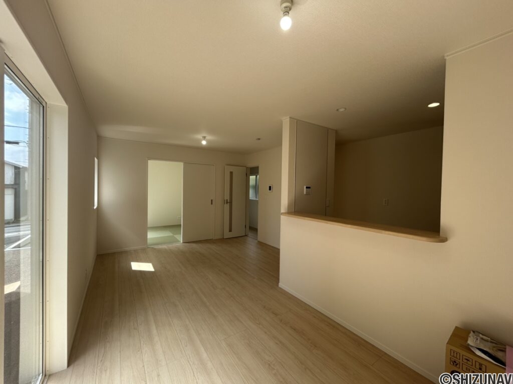 リビングの写真です。キッチンを含めて15.0帖となっています。