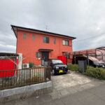 駐車場は3台駐車可能です。