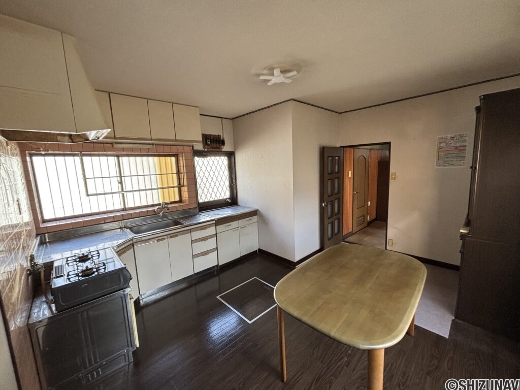 大淵戸建て　台所