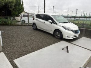 【１号棟】広々とした駐車場