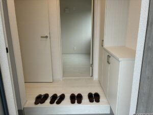 【１号棟】玄関