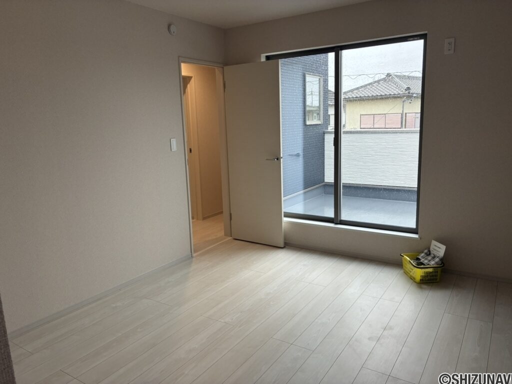 【１号棟】２階洋室