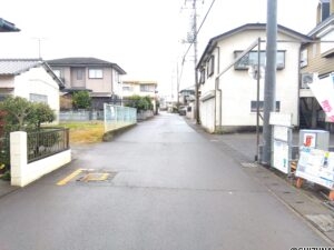 前面道路 北側の写真です。