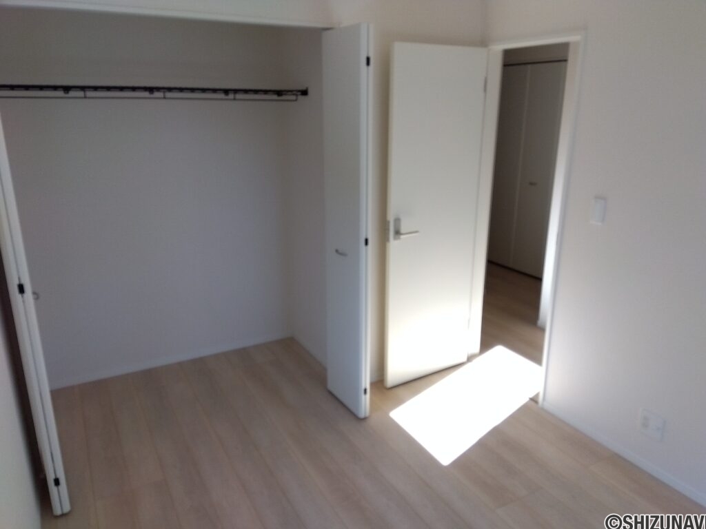 3号棟 2階洋室(5.2帖)の写真です。