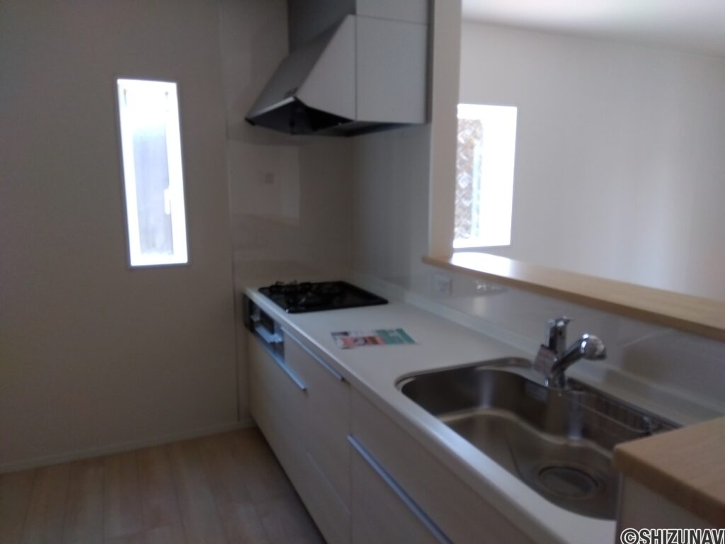 4号棟 1階キッチンの写真です。