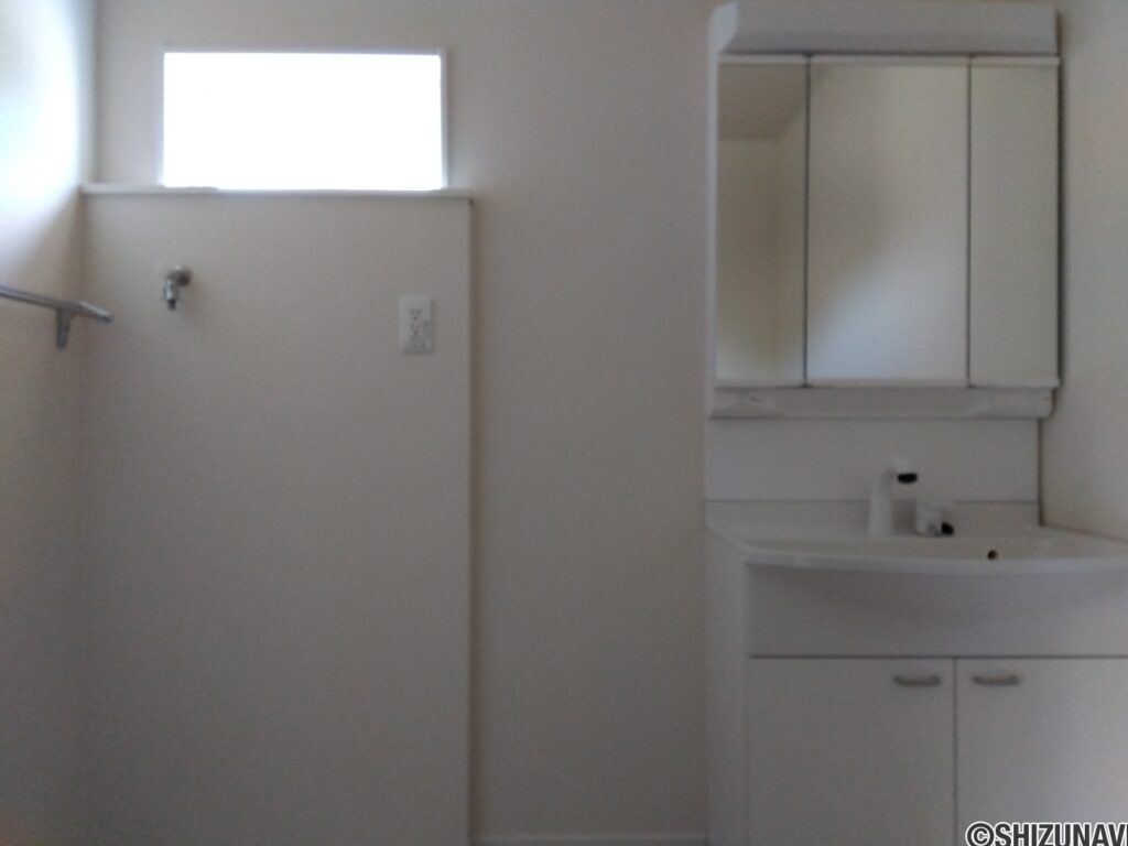 4号棟 1階洗面所の写真です。