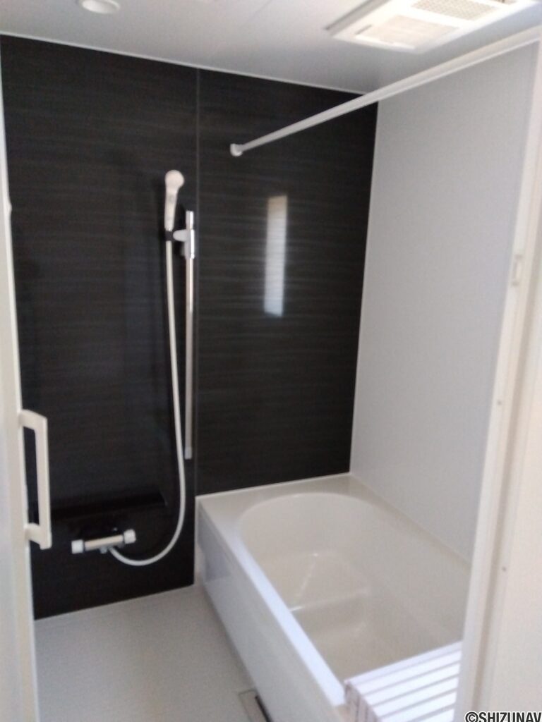 4号棟 1階浴室の写真です。