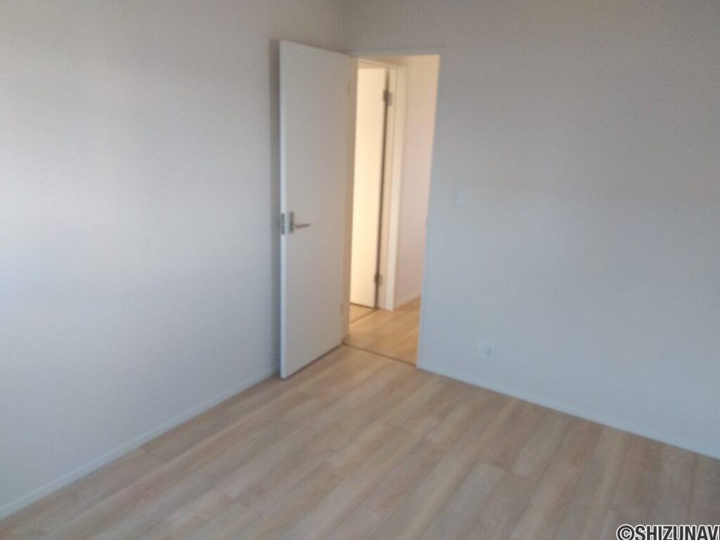 4号棟 2階洋室(6帖)の写真です。