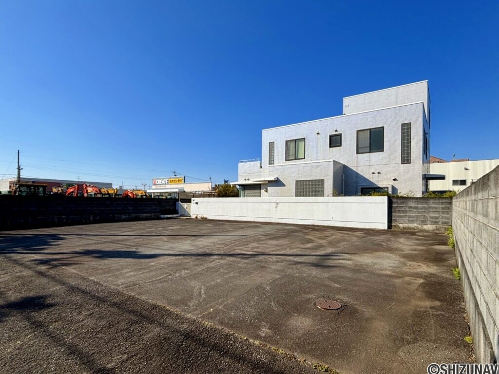 沼津市新沢田町　RC3階建の画像