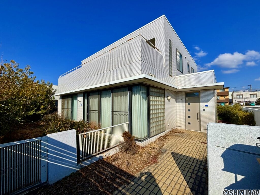 沼津市新沢田町　RC3階建の画像
