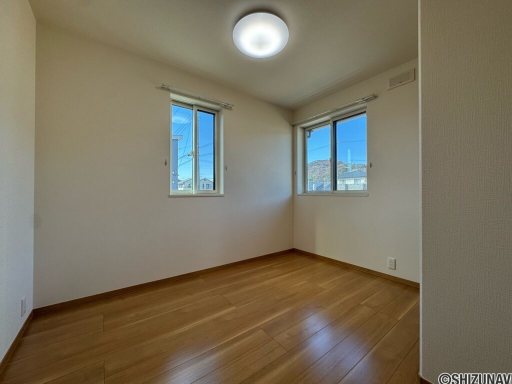2階北西側洋室