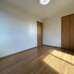 2階南西側洋室　別角度です。