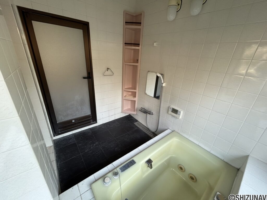 1階 浴室の写真です。