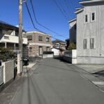 敷地と道路の段差も無く、車の駐車もストレスを感じません。