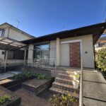 エントランスにはスロープもあり、車椅子の乗り入れも可能です。