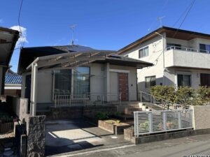 コンビニまで徒歩４分で便利です。