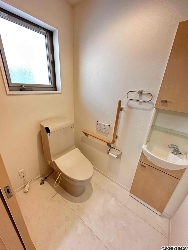 トイレも広々としています。