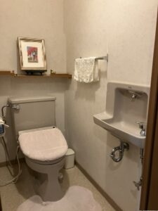 マンションでは珍しいシンク付きのトイレです♪