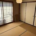 南側和室6帖の写真です。障子を開ければ直射日光が入りとても暖かさを感じます♪