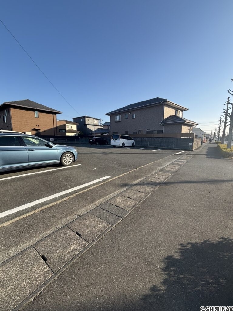 敷地外駐車場のお写真です。