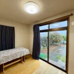 キッチン正面のダイニングです。