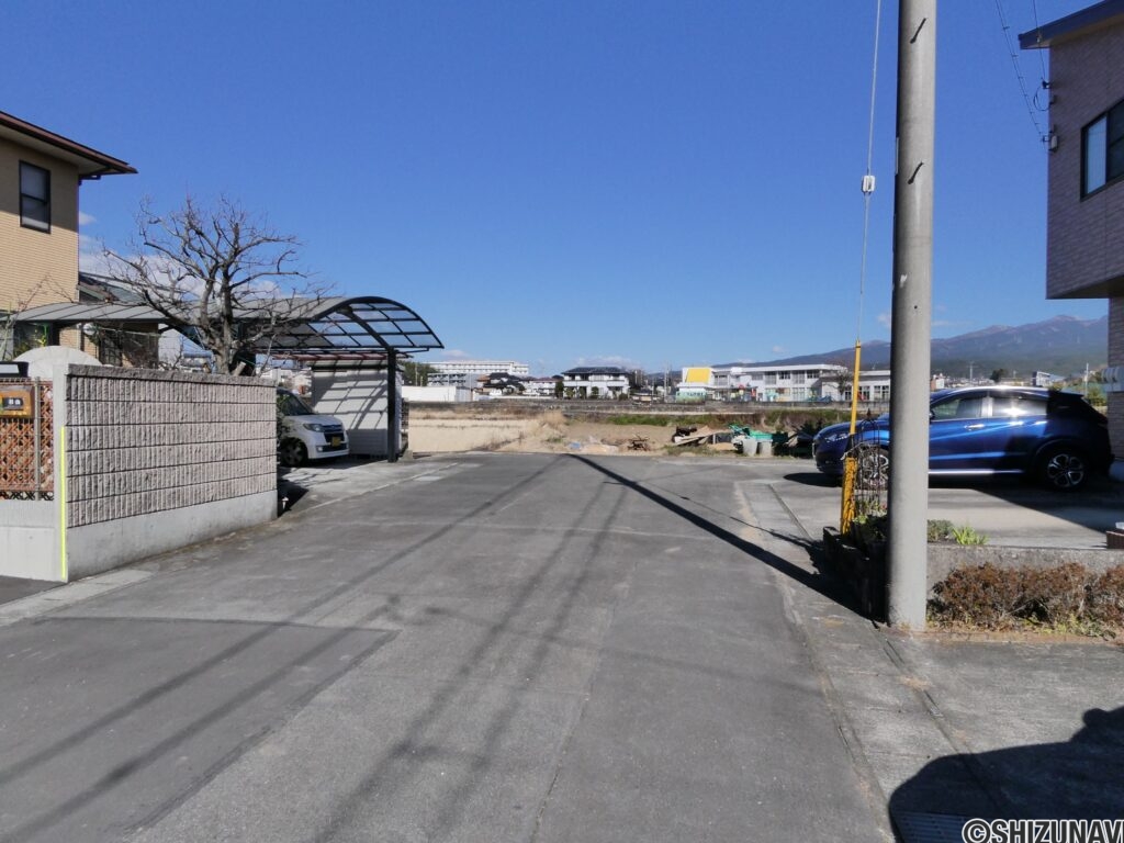 前面道路（物件から北側）