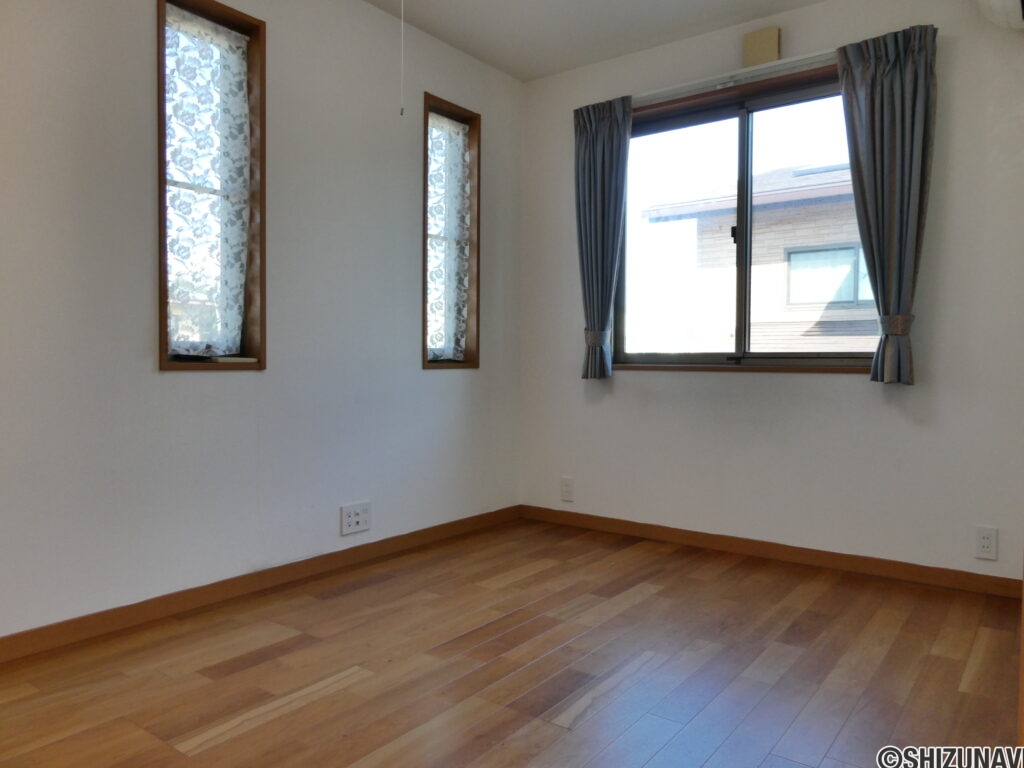 2階5.3帖洋室