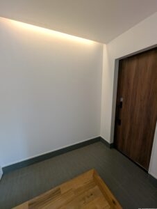 明るい玄関がお出迎え