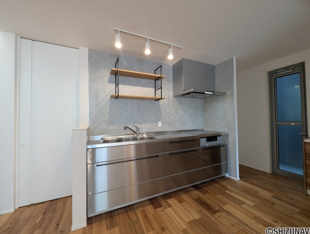 スタイリッシュなシステムキッチン