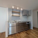 スタイリッシュなシステムキッチン