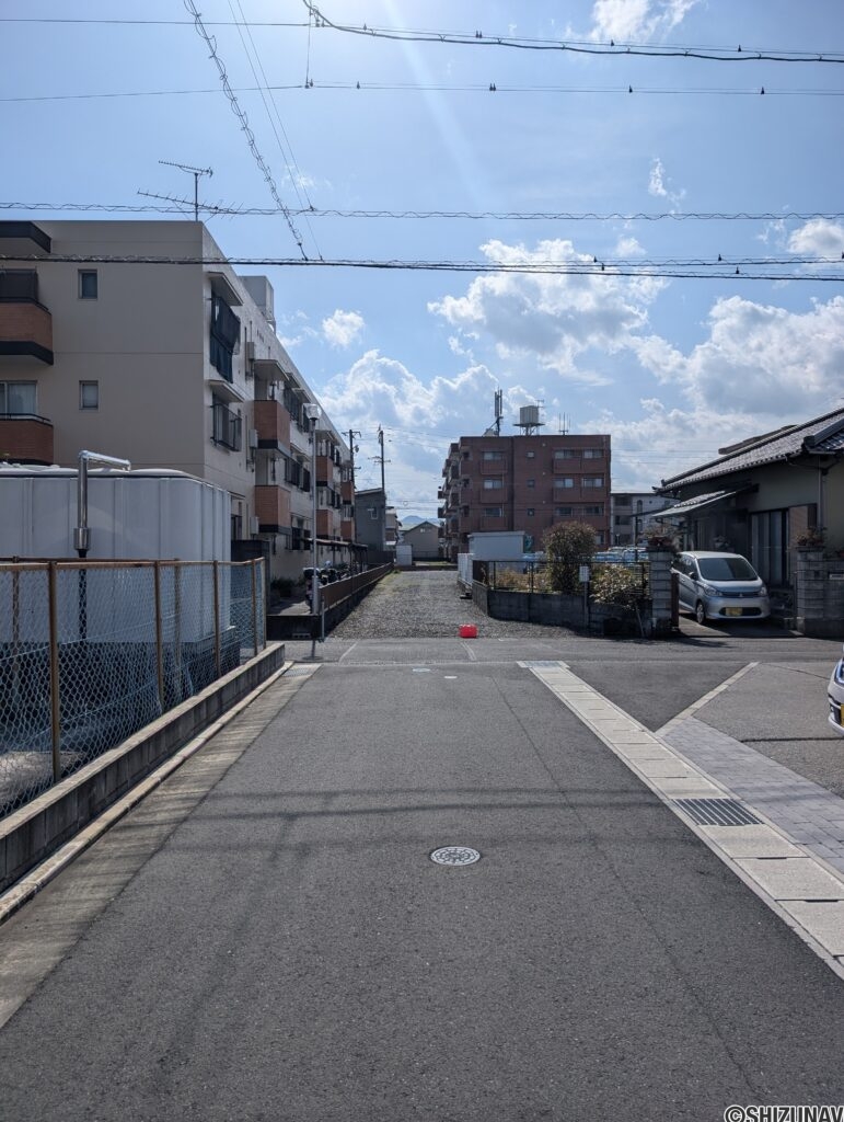 前面道路（位置指定道路：持ち分5分の1）