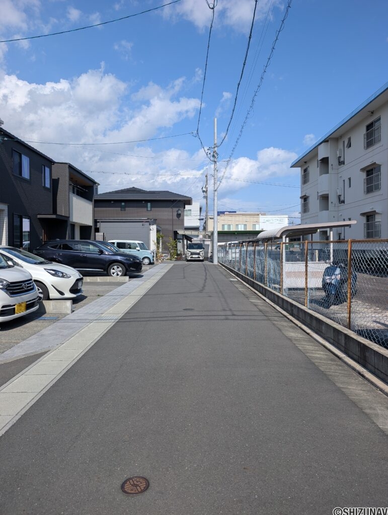 前面道路（位置指定道路：持ち分5分の1）