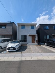 2台駐車可能。（車種によっては3台可能）