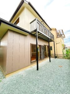 【リフォーム済み/外観】別角度。外壁と屋根の塗装を行いました。