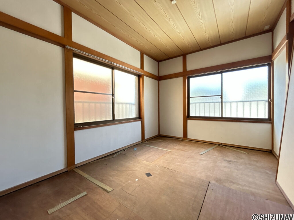 【リフォーム中/2階和室】（4/18撮影）和室は畳の表替え、ジュラク塗り替え、襖貼り替えを行う予定です。