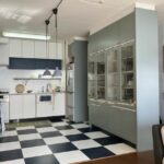 リビングダイニング部分はおしゃれなチェック柄となっております♪