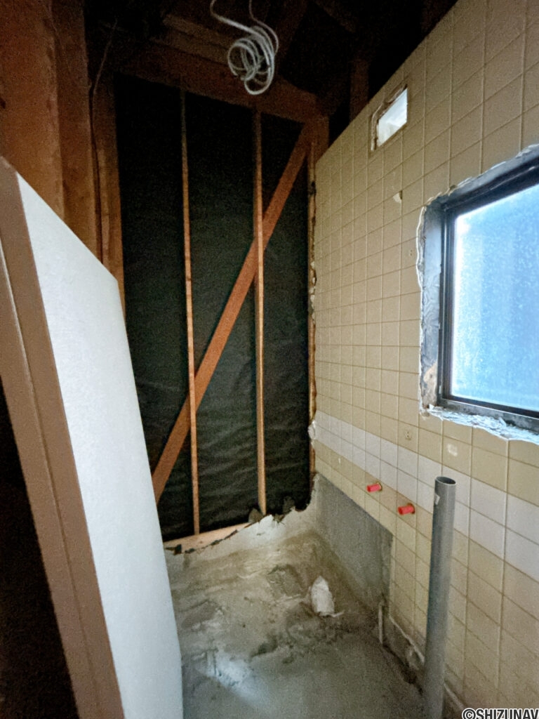 【リフォーム中/浴室】浴室は解体して、新品ユニットバスを設置する予定です。
