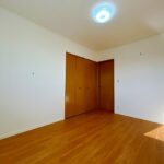 東側洋室　別角度です。