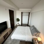 洋室のお部屋にAIで家具を配置した画像です。