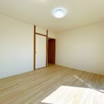 2階南西側洋室　別角度です。