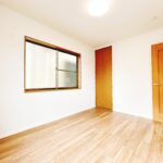 【リフォーム済み/2階洋室北側6帖】別角度