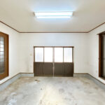 【1階土間10帖】駐車場から直接入れるのでバイクガレージにもご利用いただけます。