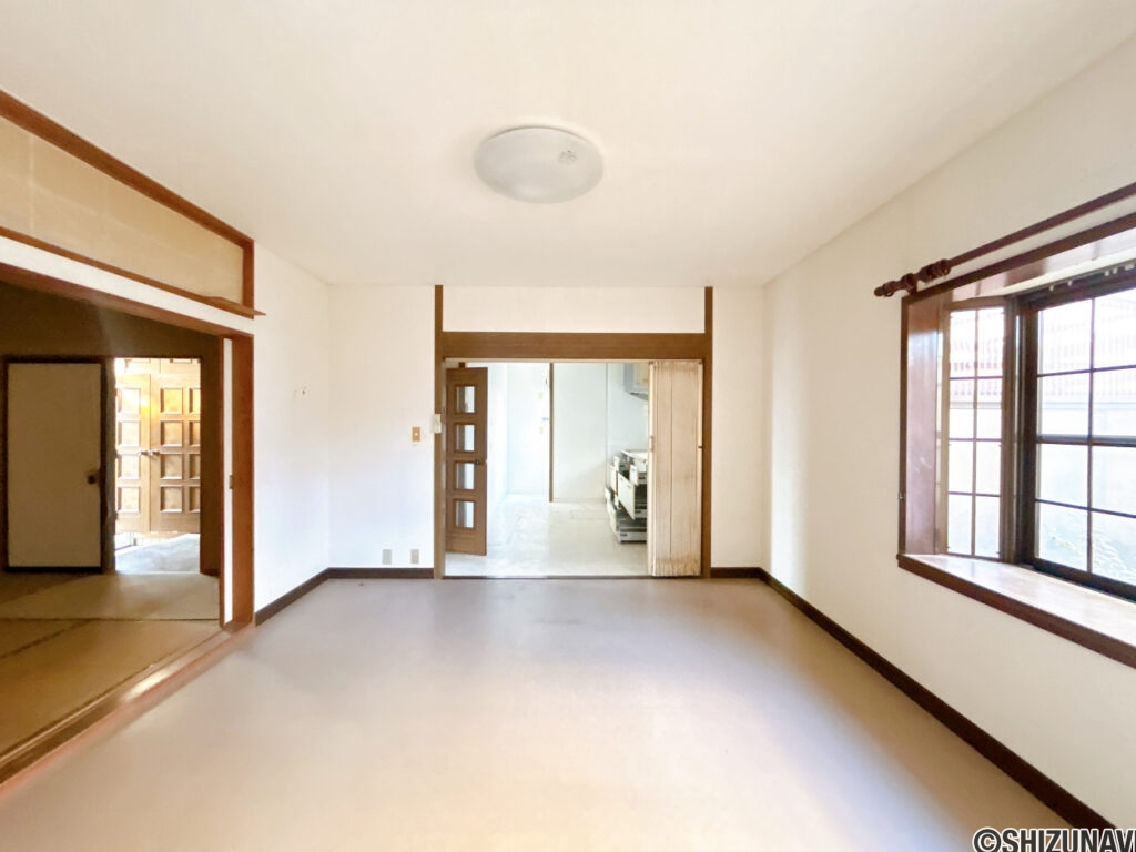 【ダイニング】