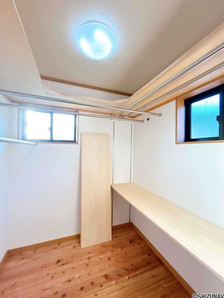 【離れウォークインクローゼット】