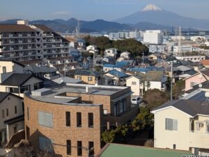 外観：屋上に上がることもできます。