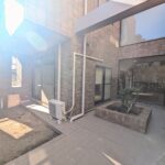 LDKと和室の間には中庭があり、バーベキューをしたり、水遊びをしたりできます。