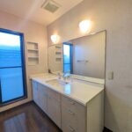 家事室の横には洗面所があります。