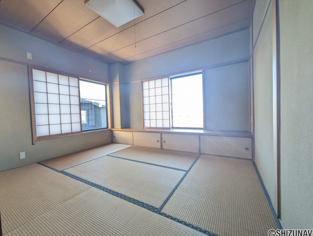 2階和室、このお部屋からも富士山を眺めることができます。